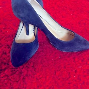 INC. Blue suede pumps. Size 8.5